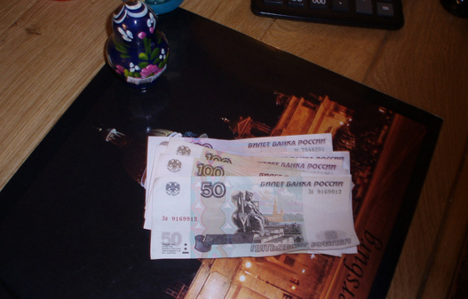 Estudiar en Rusia ¿Es mejor llevar dinero en efectivo, tarjeta de crédito o débito?