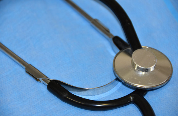 Si mi hijo se enferma en Rusia mientras está estudiando en la universidad ¿Quién lo va a atender?