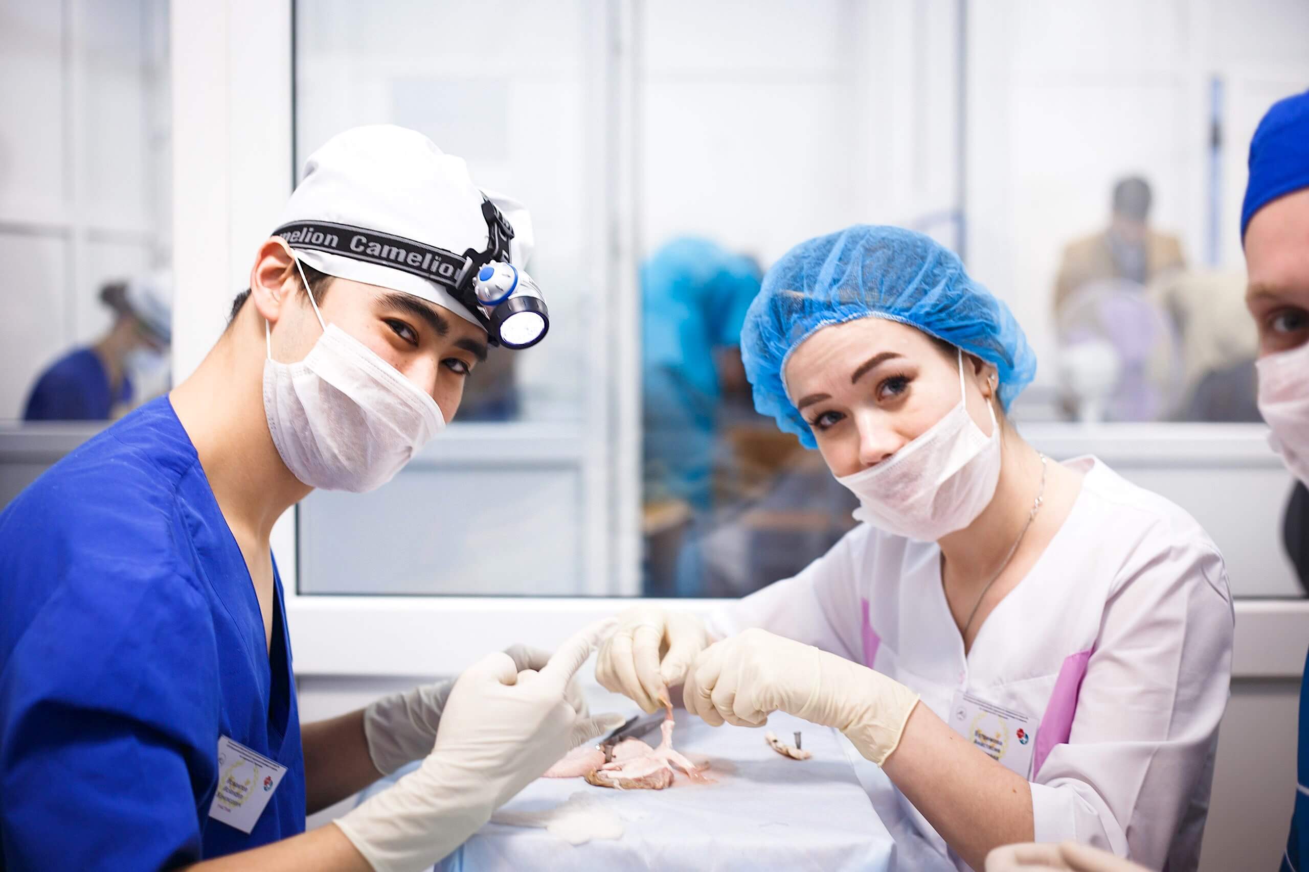 Este 2022 estudia ciencias médicas en Rusia en inglés.