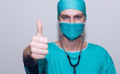 7 motivos para estudiar la especialidad médica de cirugía plástica en Rusia