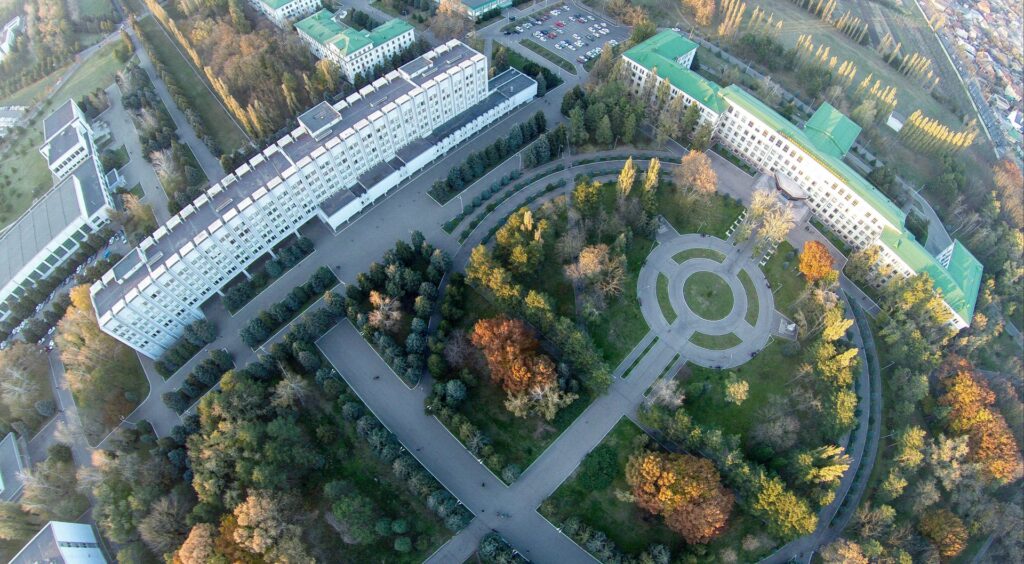 Universidad Agraria Estatal de Kubán: Ubicación, Facultades e Instalaciones